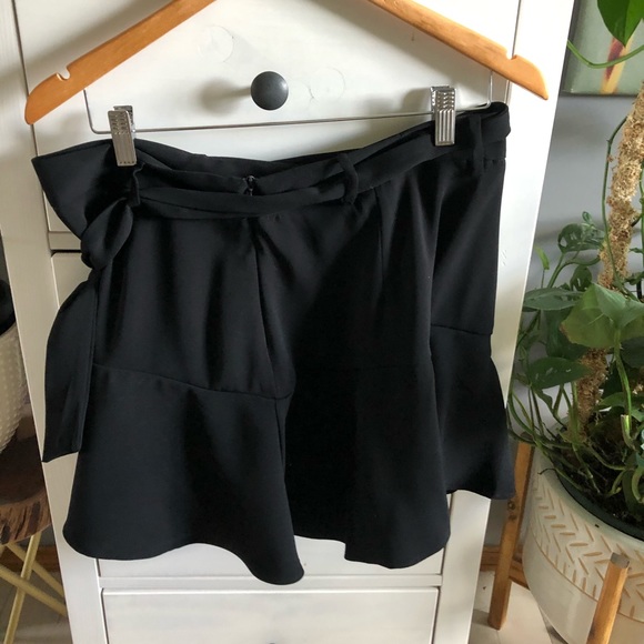 Zara Mini Skirt - Picture 2 of 2